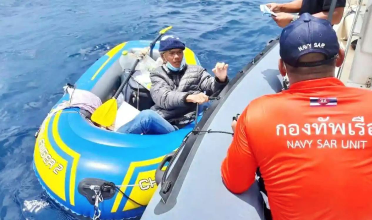 vietnamese man tries to row from thailand to india because he misses his wife