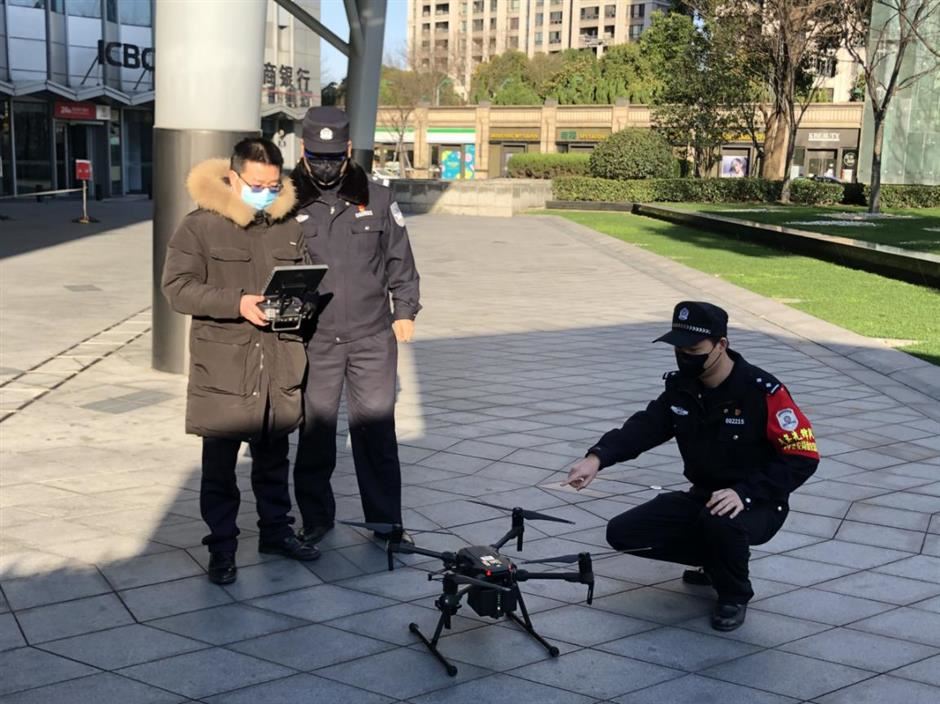 larangan menyanyi pada penduduk sepanjang perintah berkurung di china