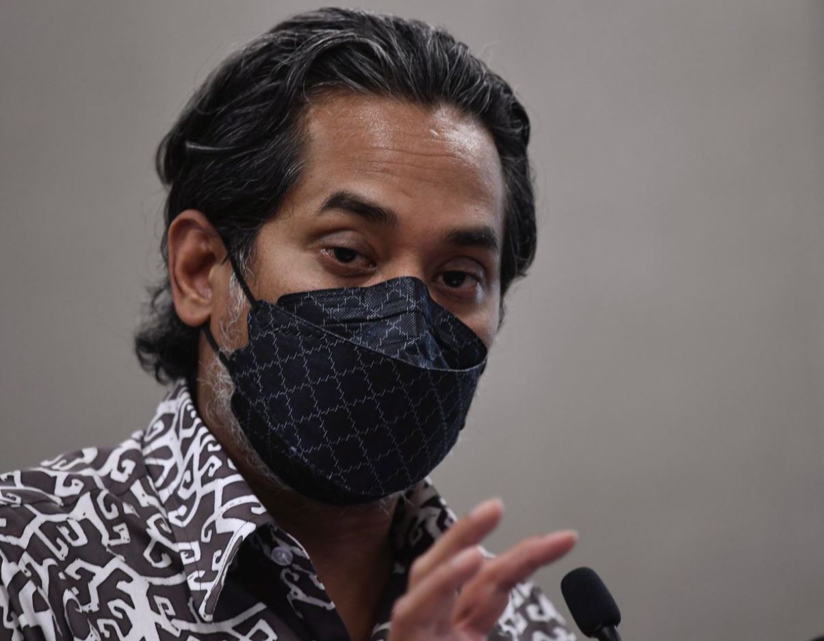 no more quarantine for asymptomatic covid-19 close contact says health minister, khairy jamaluddin