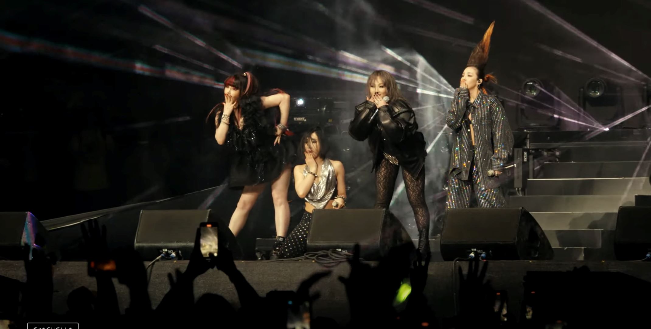 【影片】🇰🇷2ne1惊喜合体《i am the best》❗️粉丝激动：没想过有生之年可以再见到🔥