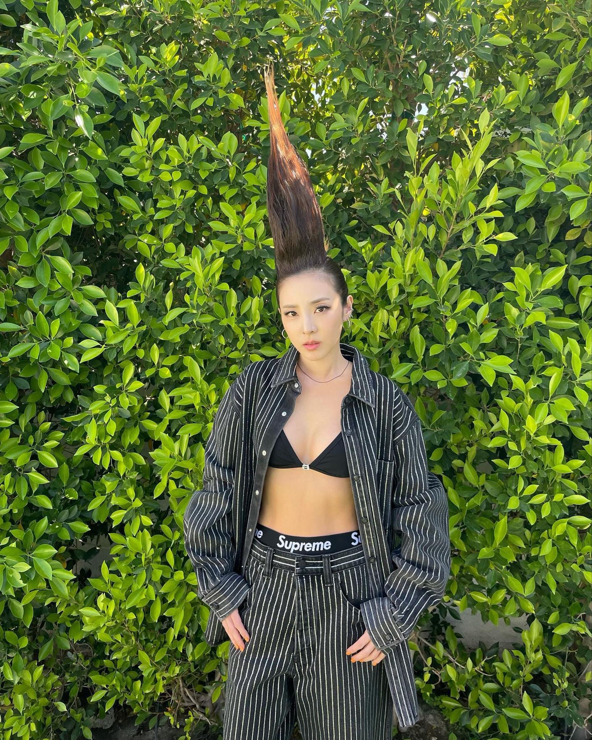 🔥【多图】dara晒出性感写真❗️公开完美线条😍每天睡前都会做400下腹肌运动💪