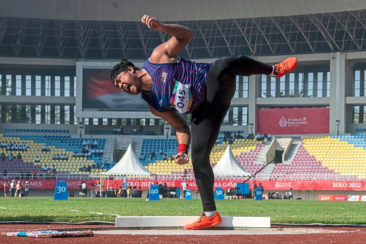 malaysia’s para athlete, ziyad dedicates gold medal to pregnant wife & coach