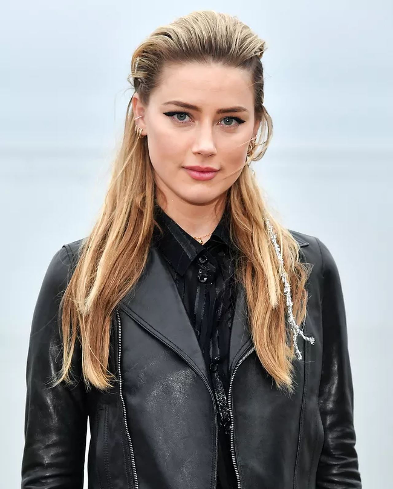 terdesak nak bayar saman, amber heard terpaksa gadai rumah kesayangannya
