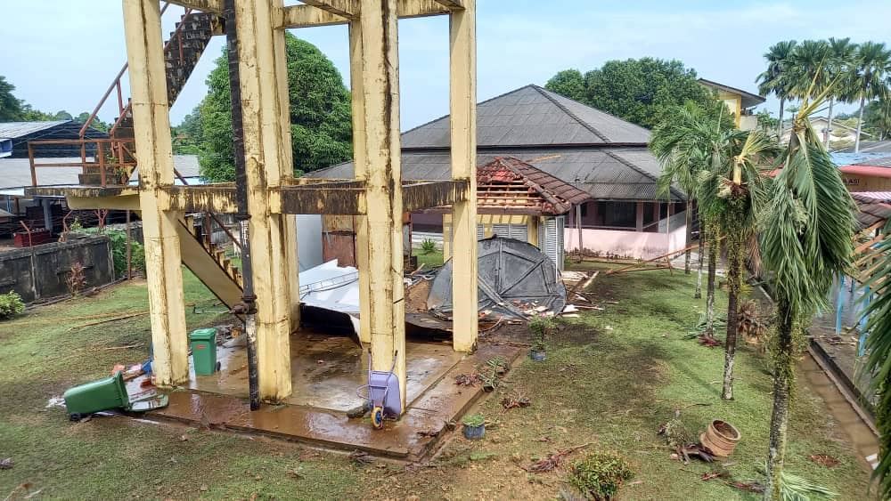 malang memang tak berbau 