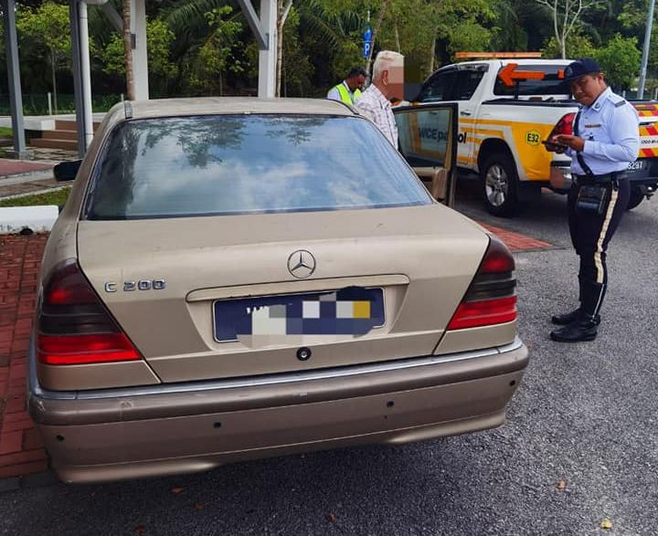 elderly man with alzheimer fined for driving against traffic in perak