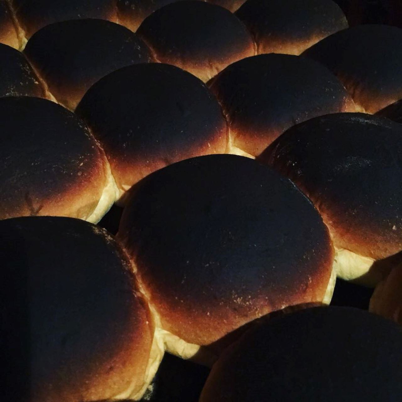 roti hangus ini laku terjual, ramai cakap sedap