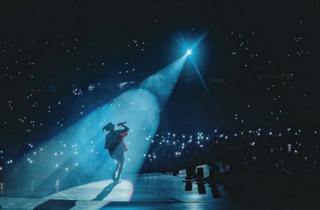 udara dari konsert billie eilish dijual pada harga rm48 ribu