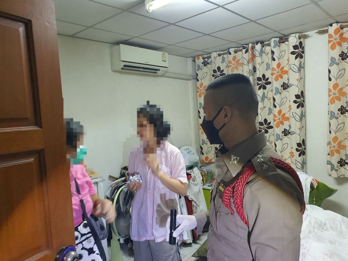 woman stuck in bathroom for three days, writes “goodbye” letter on the walls