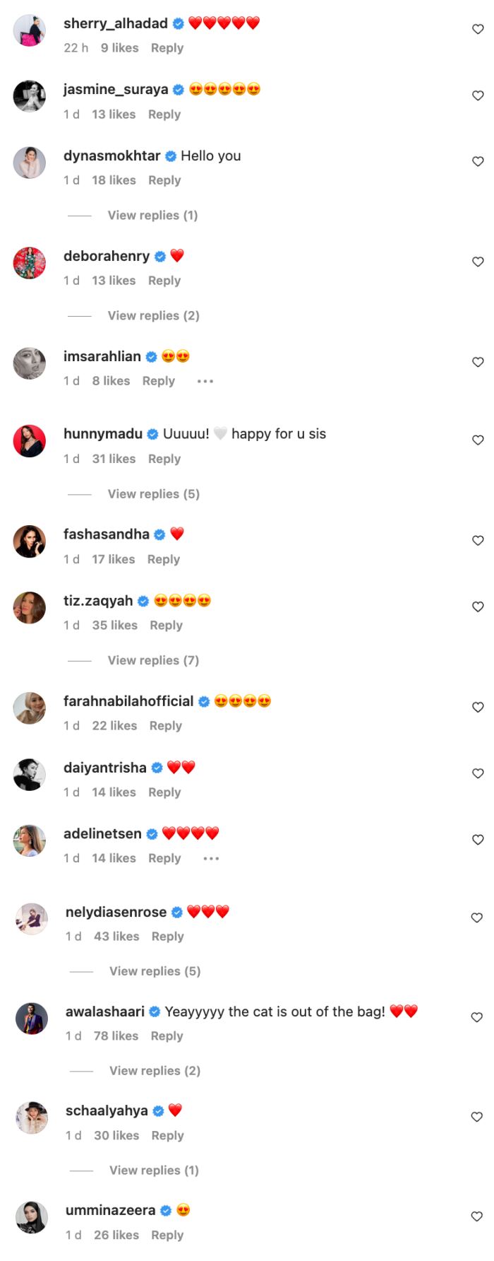 ruang komen penuh simbol hati, siapa lelaki sebelah siti saleha ini?