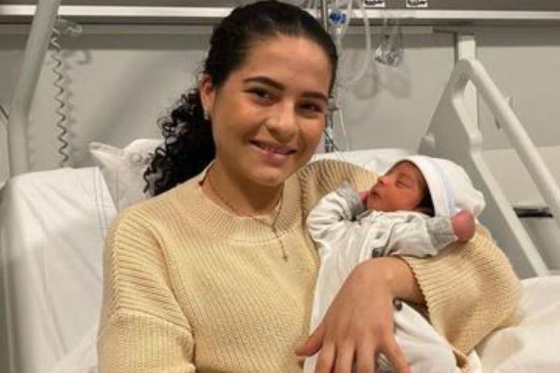 tak sedar diri hamil, wanita sakit perut lahir anak dalam tandas