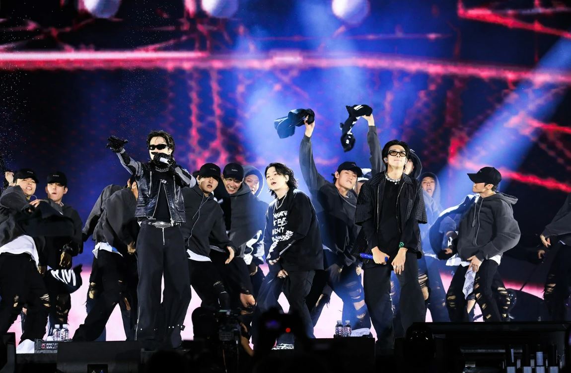 bts’ busan concert film “bts: yet to come in cinemas” will be released in theaters worldwide, including malaysia!