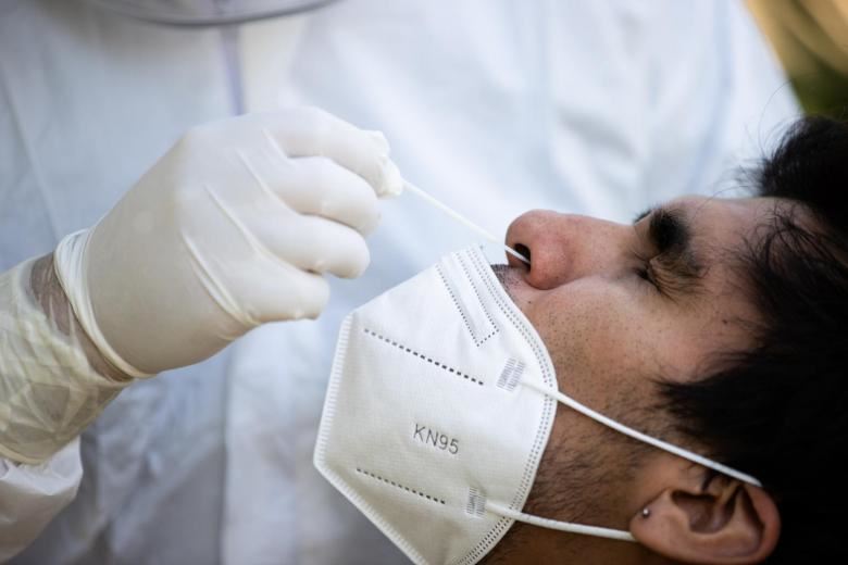 omicron can survive much longer on the skin, and even longer on plastic surfaces