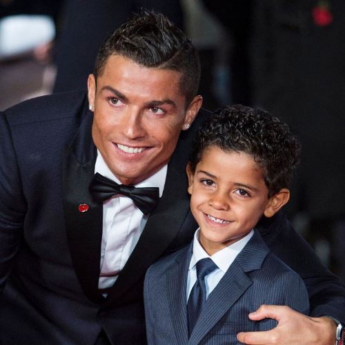 cristiano ronaldo tidak benarkan anak berusia 11 tahun miliki handphone