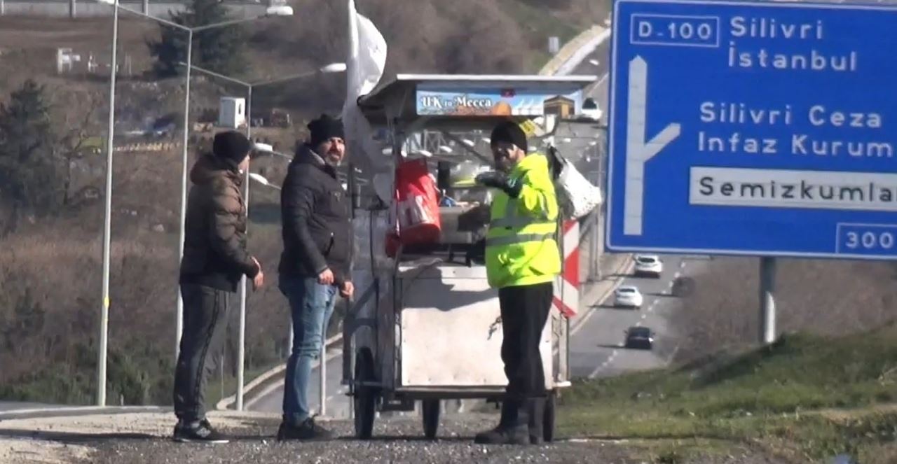 kagum lihat lelaki jalan kaki 11 bulan dari uk ke mekah 