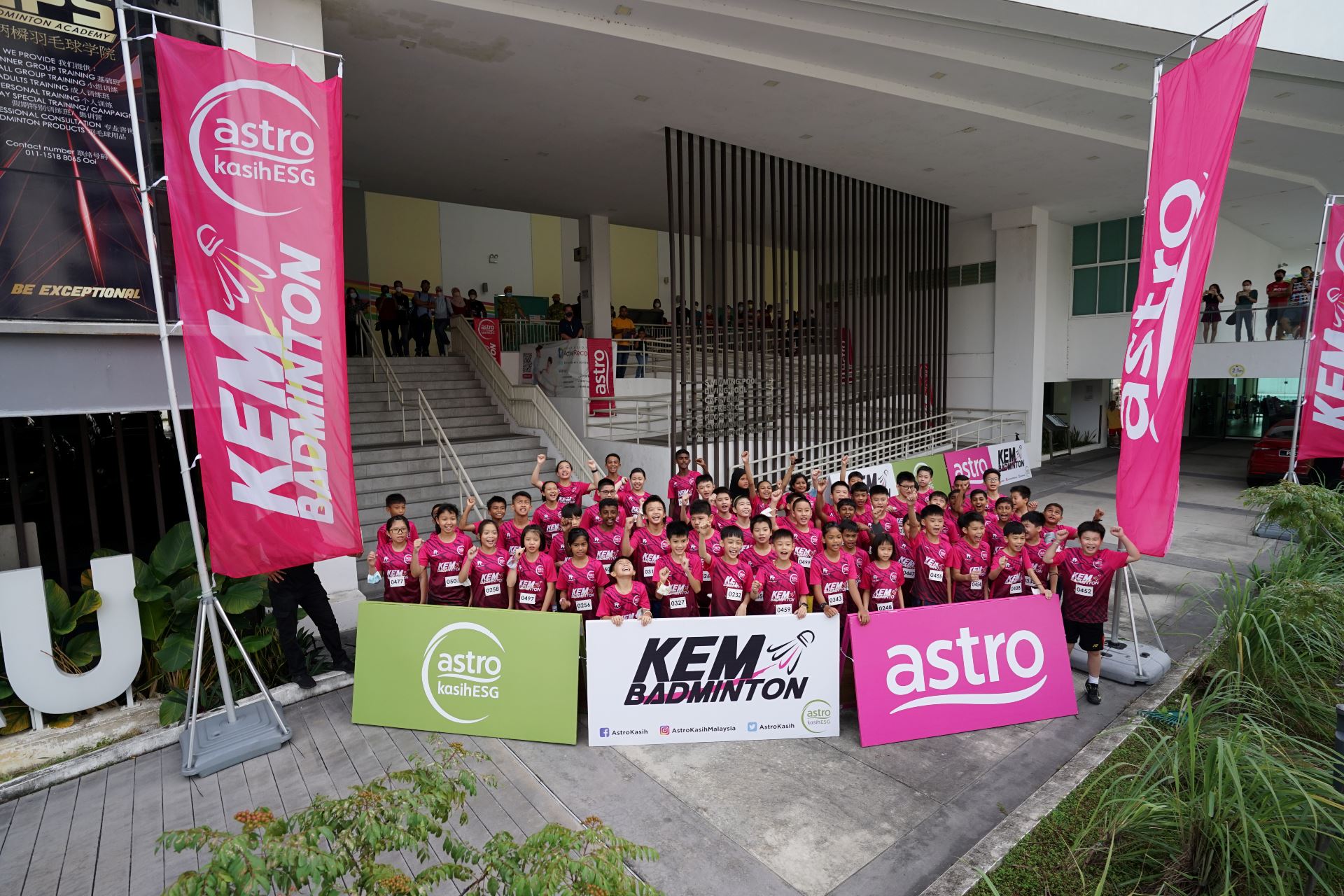 astro kem badminton returns with more smash!