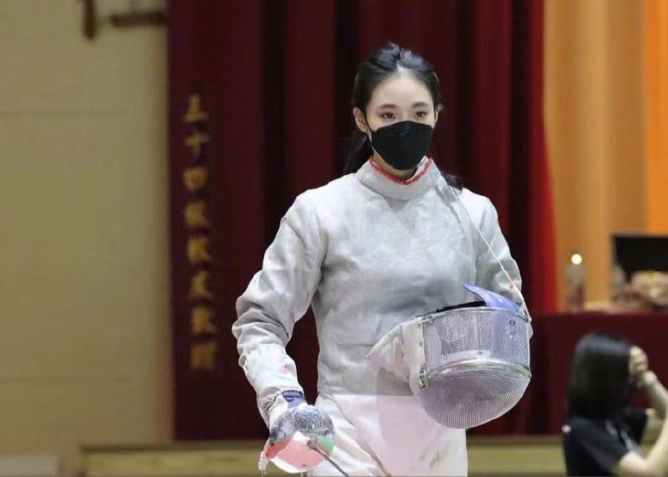 📸️小s二女儿击剑照曝光❗️颜值爆灯网友跪求出道🌟