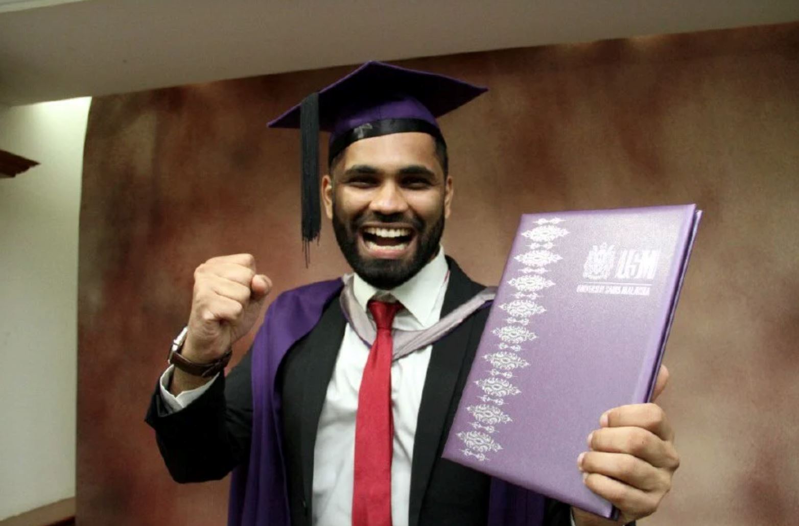 kind motorist helps university graduate who was late for his convocation due to traffic