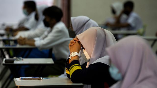calon spm yang positif covid-19 boleh duduki semula peperiksaan pada april nanti