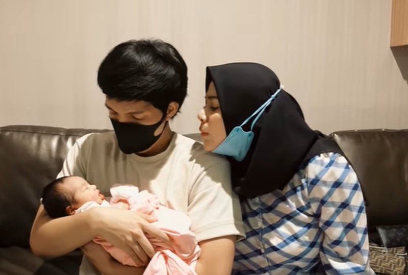 bayi baru usia seminggu, ibu bapanya dah fikirkan soal jodoh