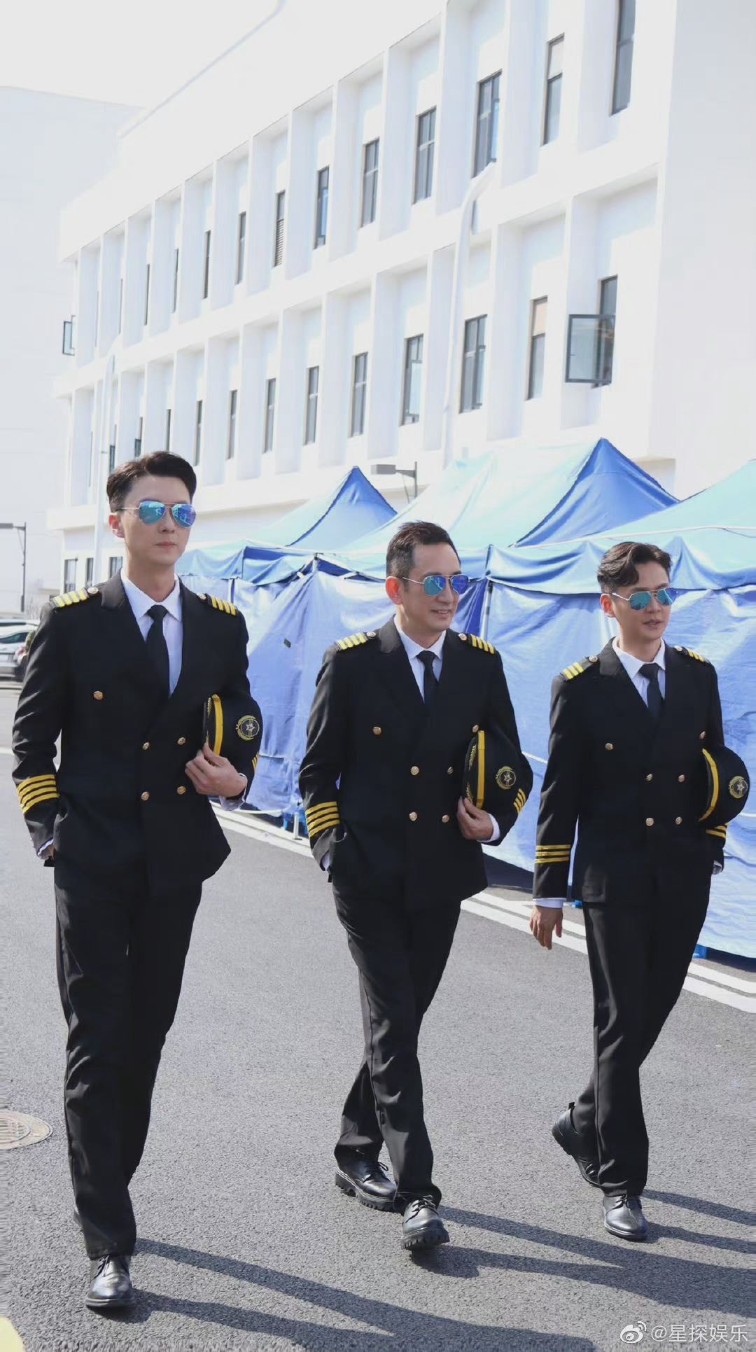 王浩信、张振朗、高海宁神还原《冲上云霄》❓制服诱惑好靓仔靓女啊😍