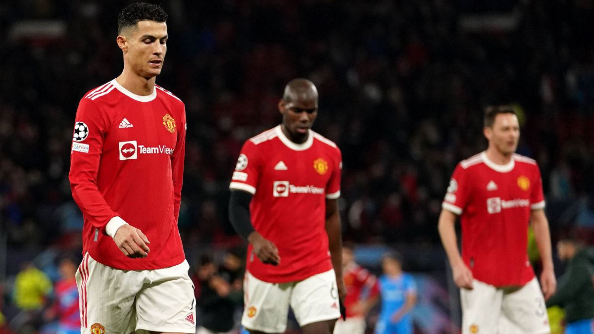 man united’s trophy-less misery continues