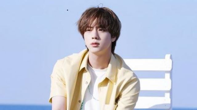 jin bts selamat jalani pembedahan jari telunjuk