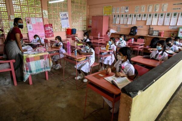 peperiksaan sekolah di sri lanka dibatalkan akibat kertas kurang