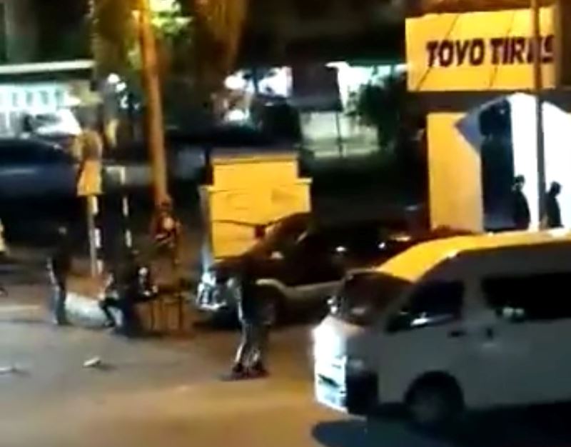video of security guard single-handedly takes on 15 robbers in cheras went viral