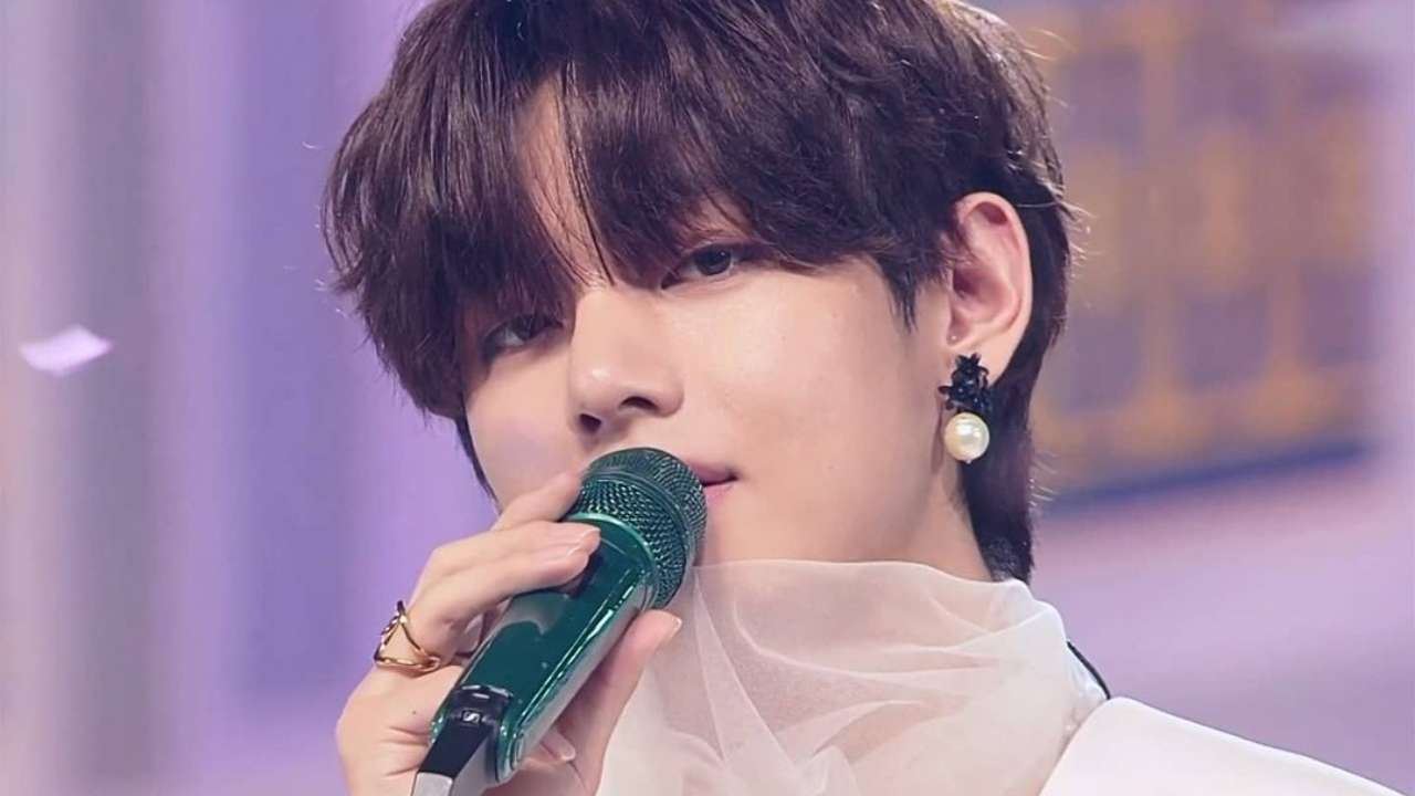 bts’ v voted “most handsome male singer” by chinese wikipedia, baidu encyclopedia