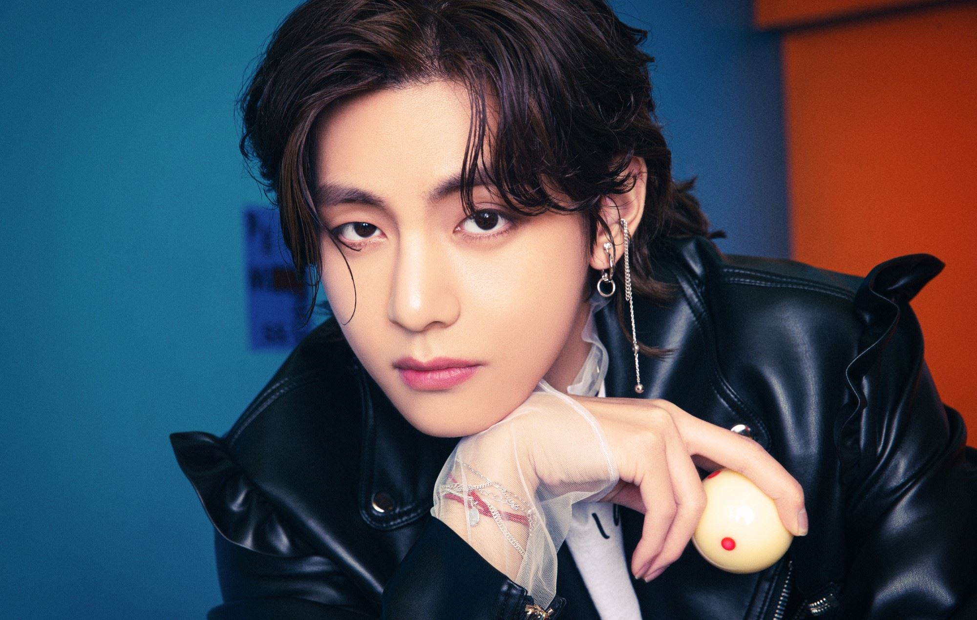 bts’ v voted “most handsome male singer” by chinese wikipedia, baidu encyclopedia