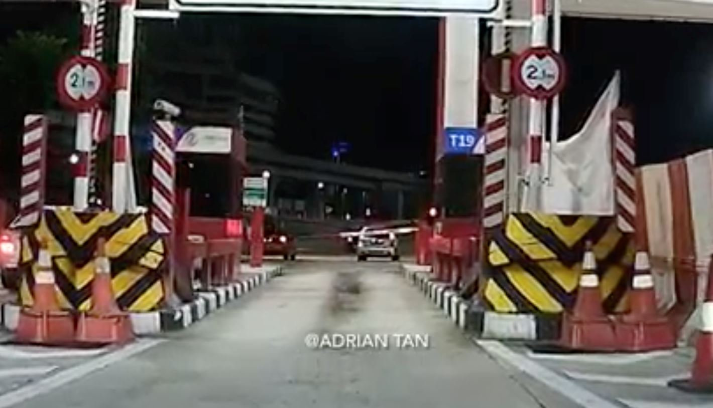 frustrated driver rams through boom gate after multiple failed rfid detection