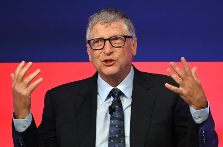 bill gates nafi teori mengarut vaksin covid-19 ada microcip