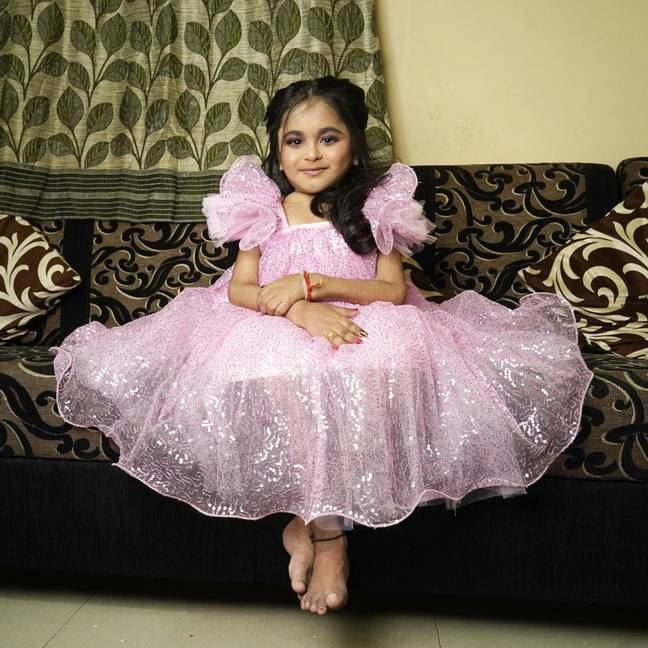 penyakit aneh punca gadis usia 19 tahun ini nampak macam budak kecil