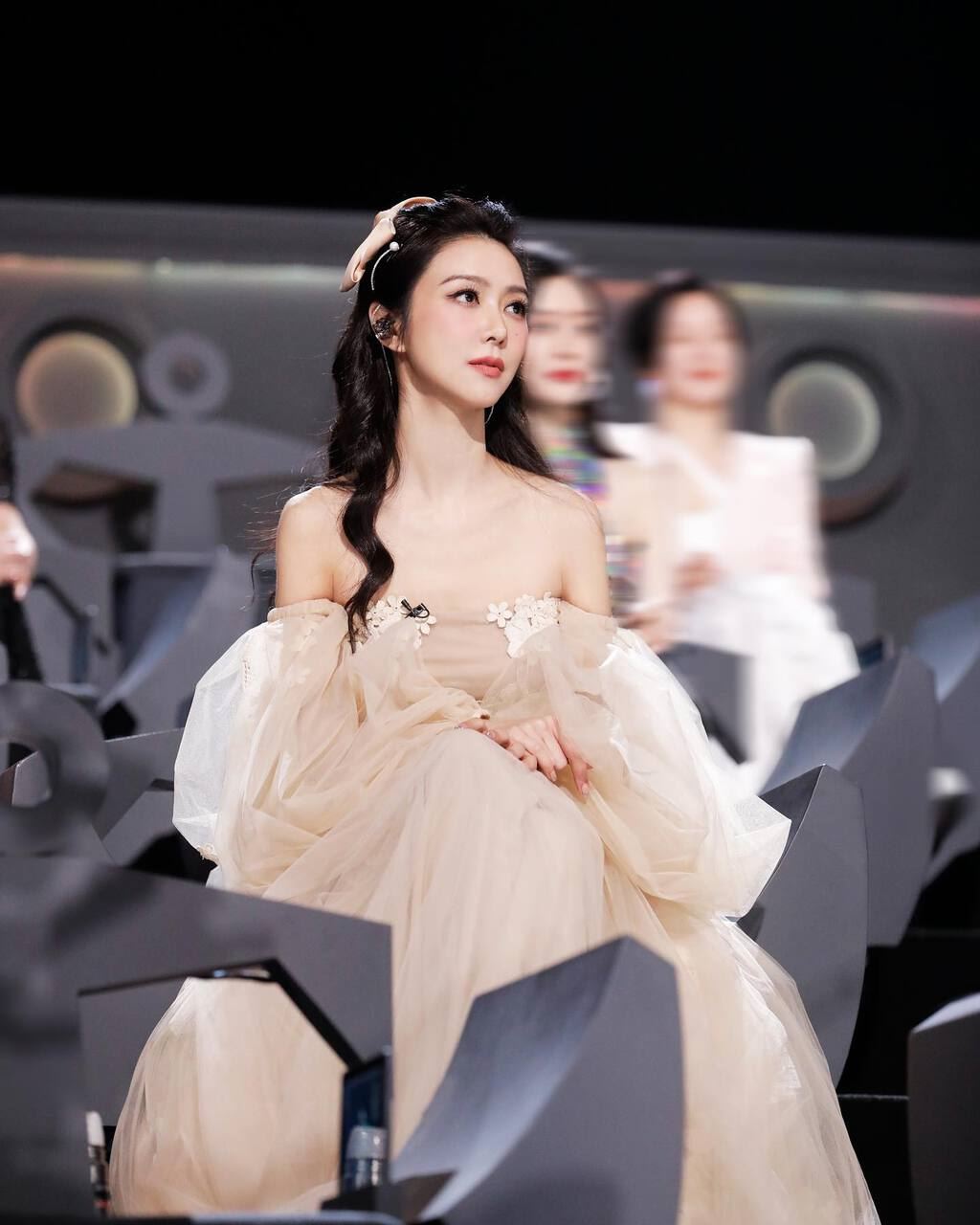 🌸《乘风破浪》#四十岁的薛凯琪登热搜❗️网友：这是40减20吧🔥