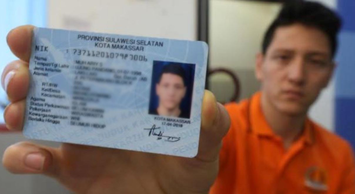 indonesians must now have at least two names, weird ones are not allowed!