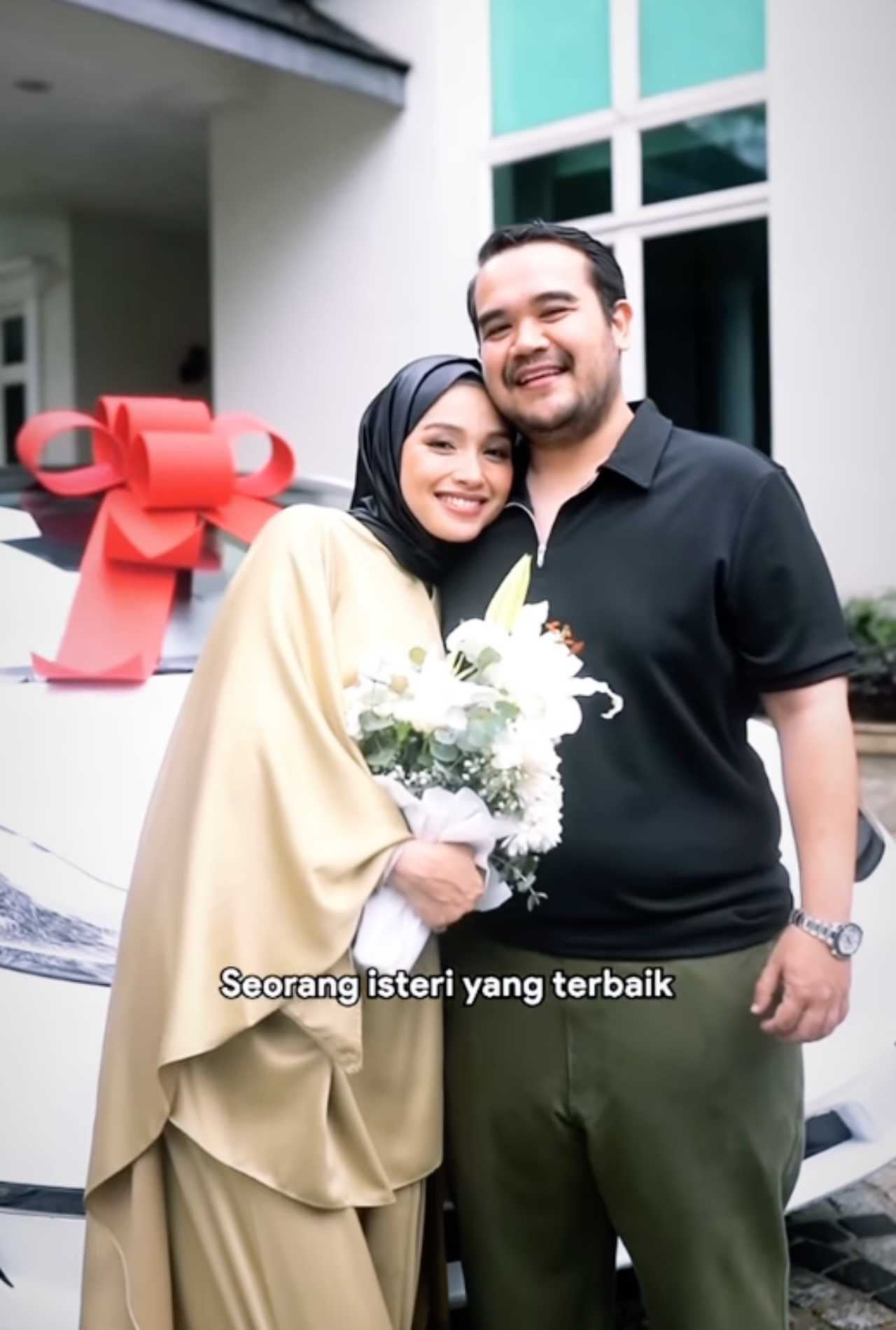 wow, suami hadiahkan kereta jenama tesla buat tya arifin!