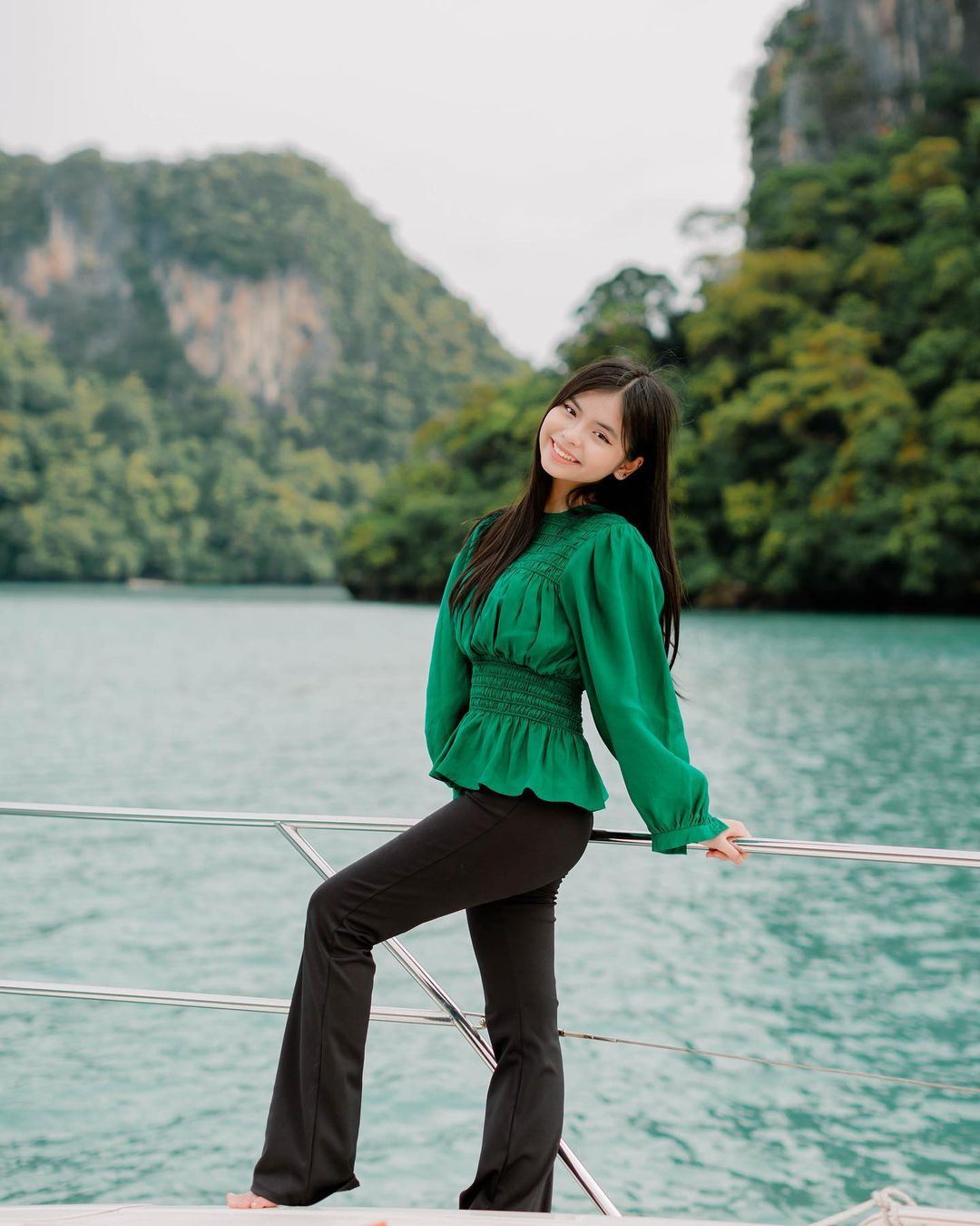 pelakon cilik qistina raisah dikecam netizen ‘try hard’ jadi dewasa