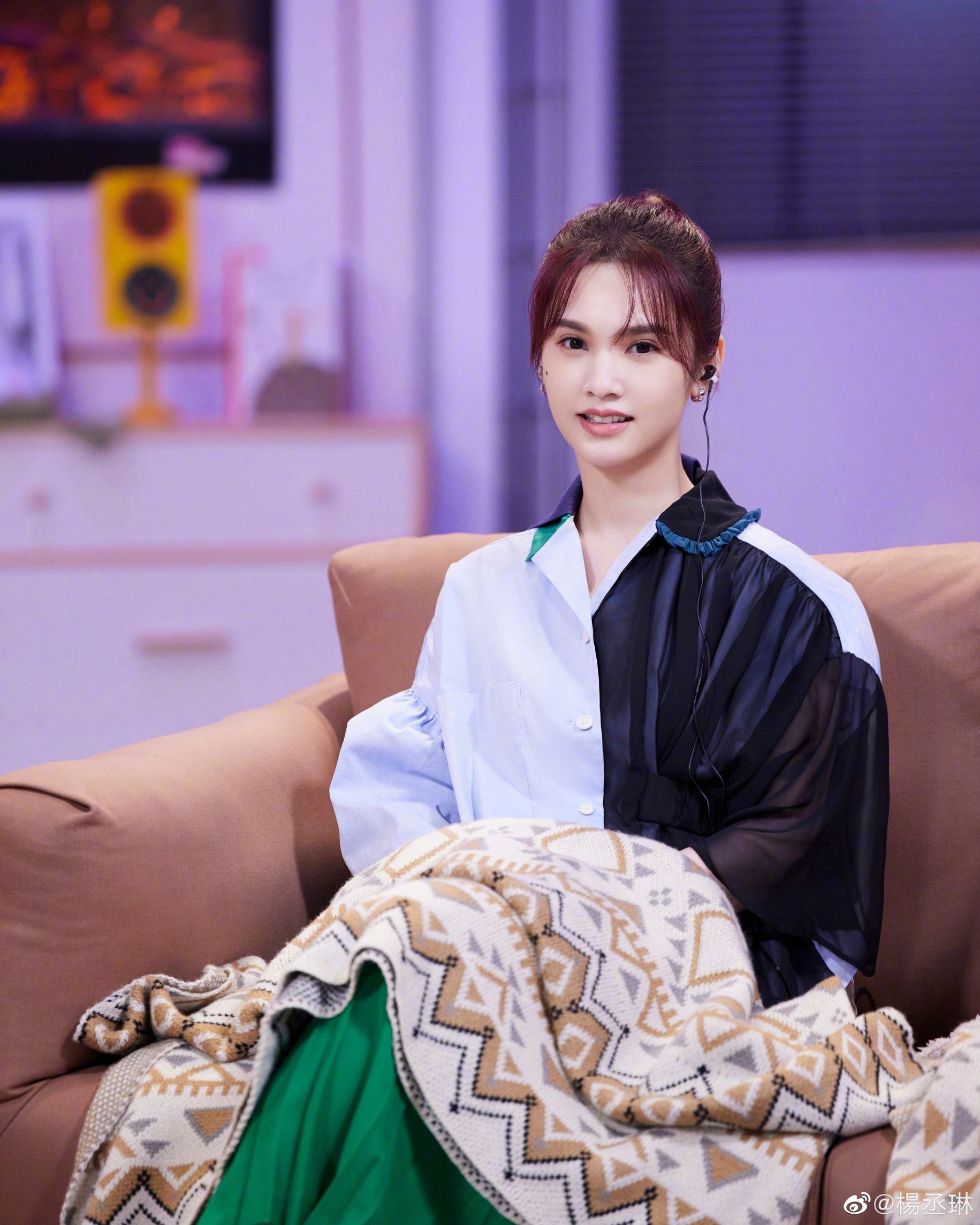 ✨杨丞琳发文庆出道22周年😍依旧是青春里的「可爱教主」💕