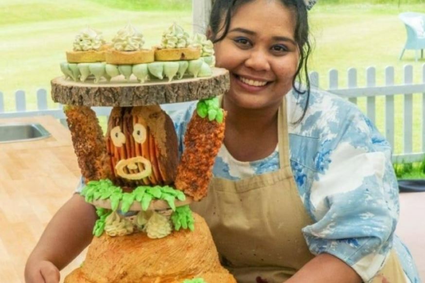 syabira yusoff becomes first malaysian to be crowned winner of great british bake off! 