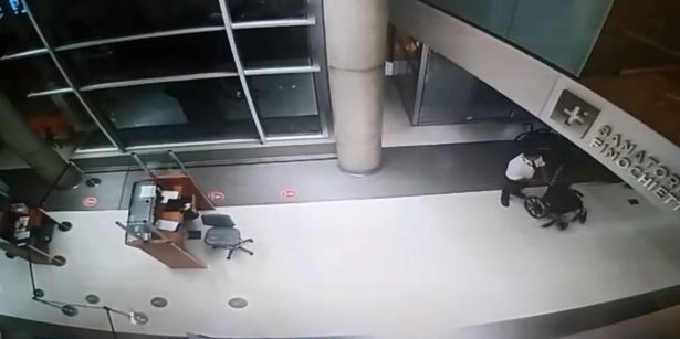 pesakit jalan ‘tembus’ pintu hospital rupanya dah meninggal semalam