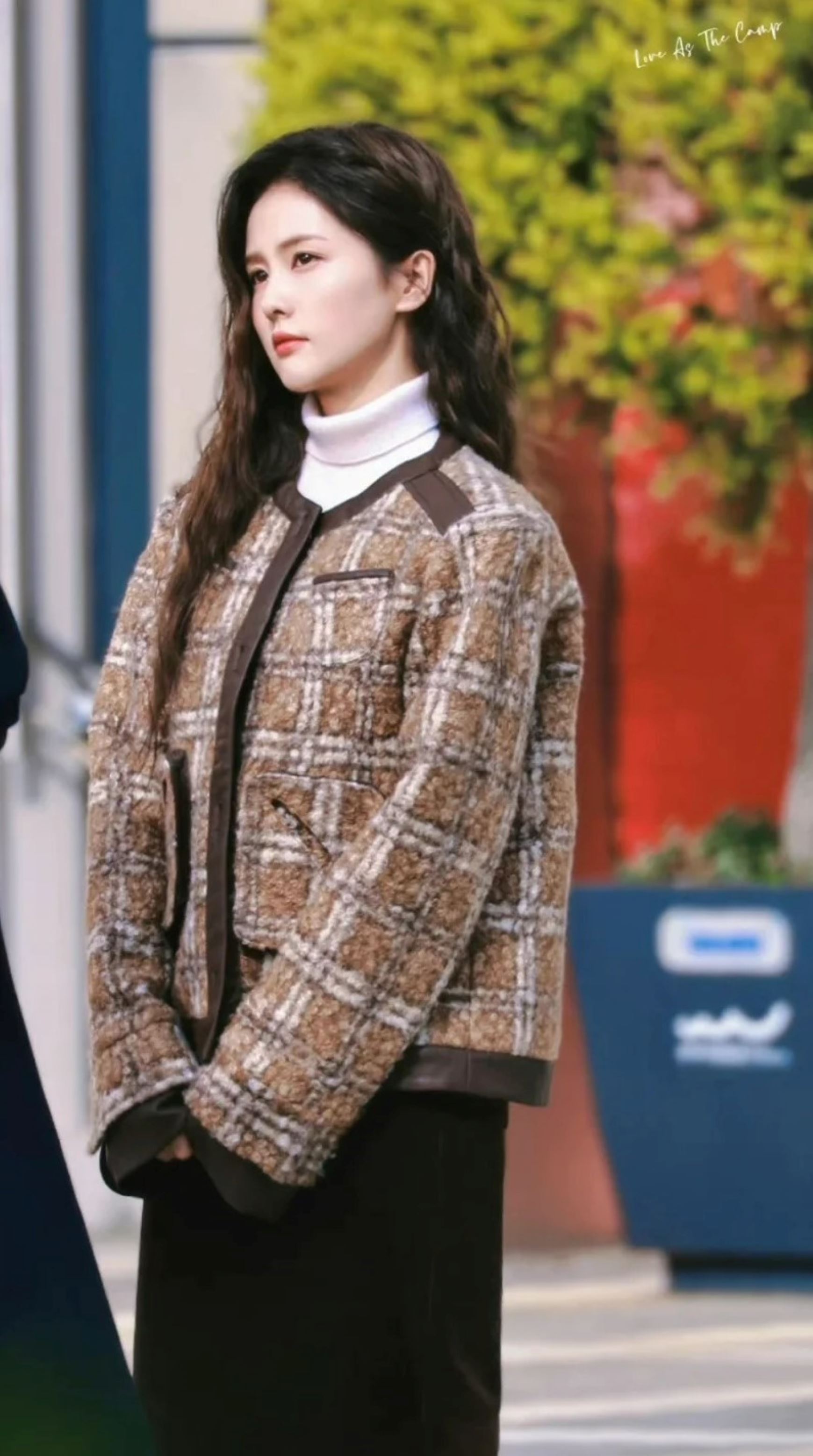 🎬群演闯片场直冲王鹤棣💢王鹤棣、白鹿受惊迅速躲闪😫