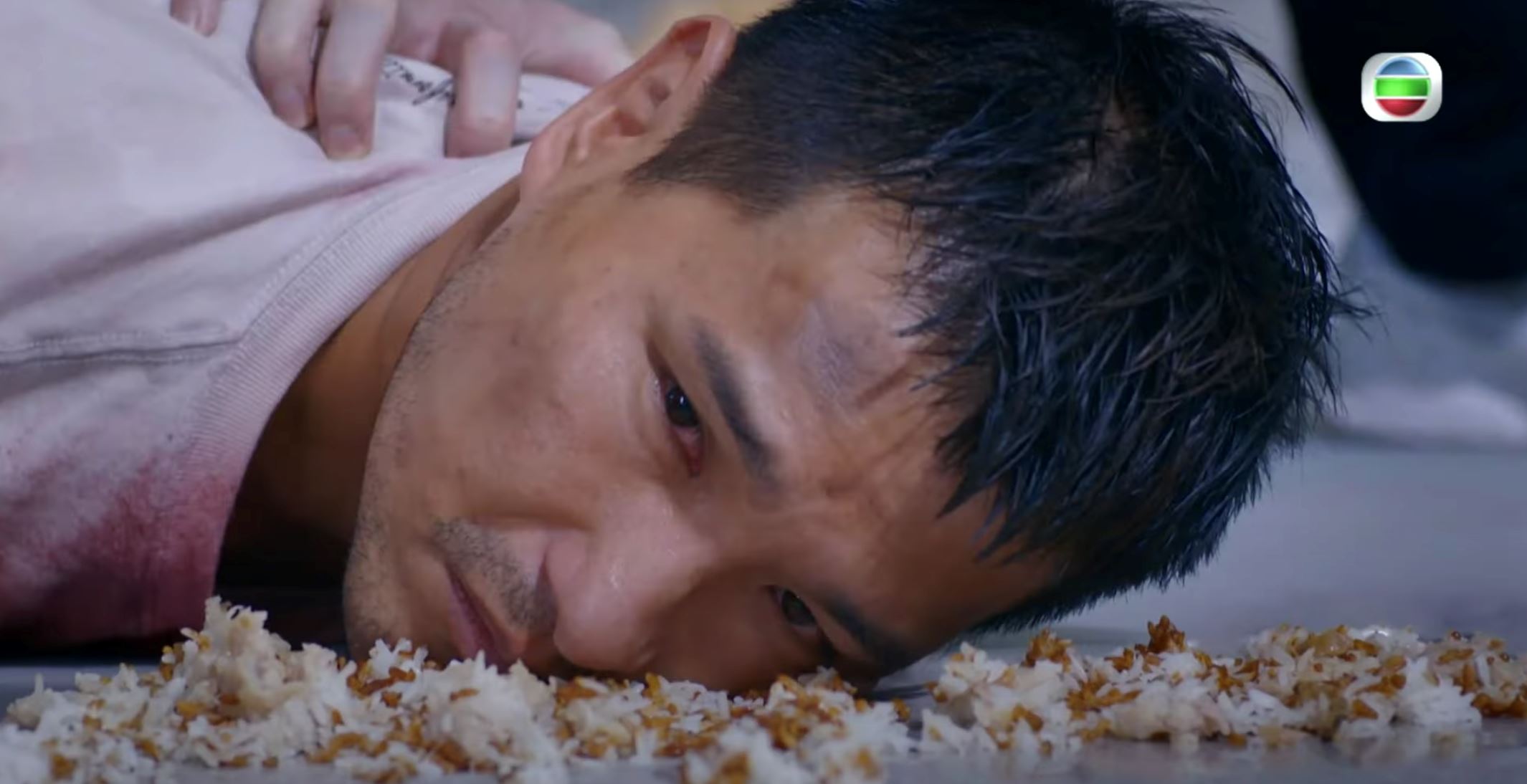 📺【影片】《超能使者》陈展鹏演出超敬业❗️流落街头吃狗饭让人心疼