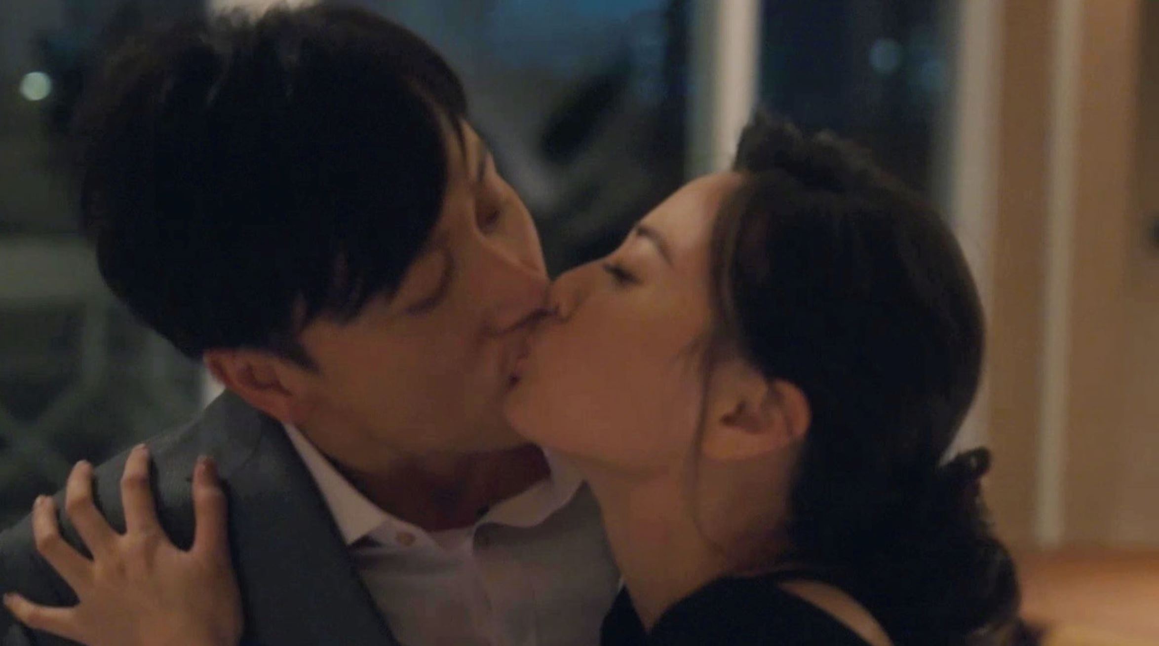 📺《美丽战场》必看的三大原因❗️女演员卖力演出🔥激吻缠绵场面火辣辣