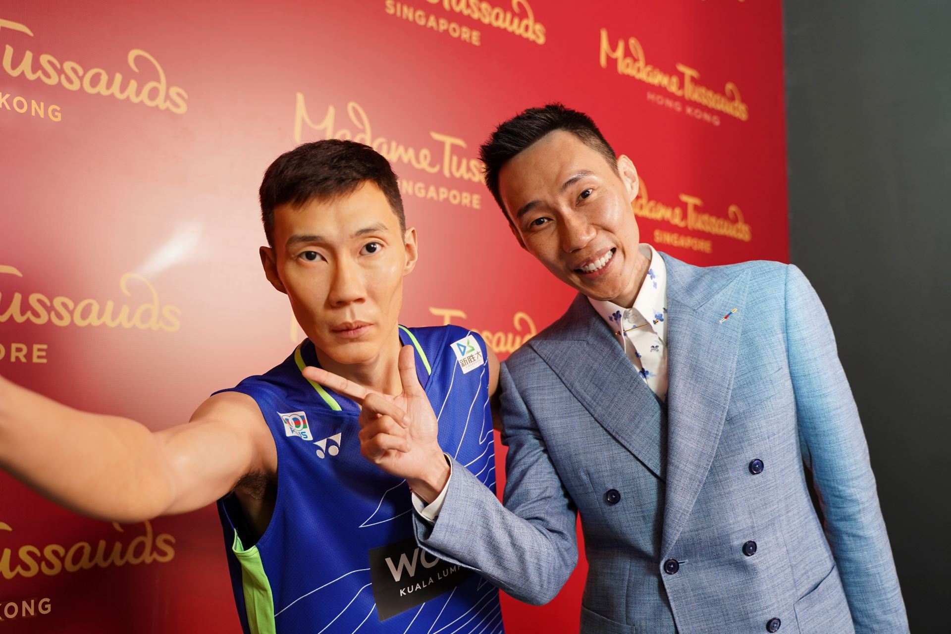 m'sian badminton legend, lee chong wei makes his madame tussauds debut in singapore!