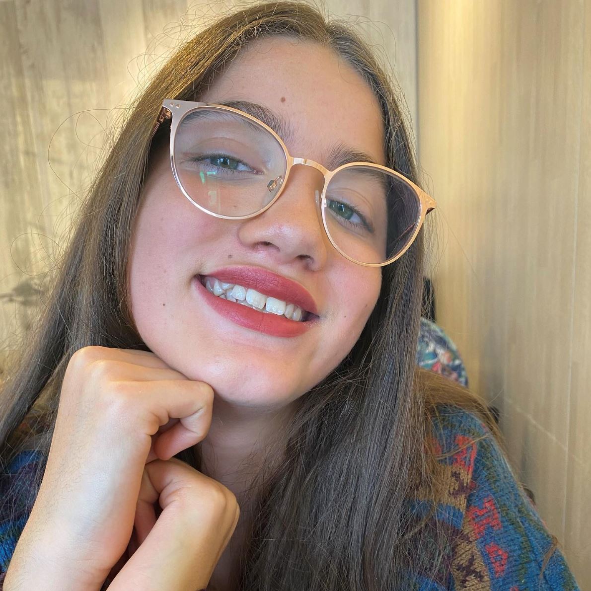 pakai spek bukannya ‘nerd’, remaja ini mahu lebih banyak emoji berkaca mata