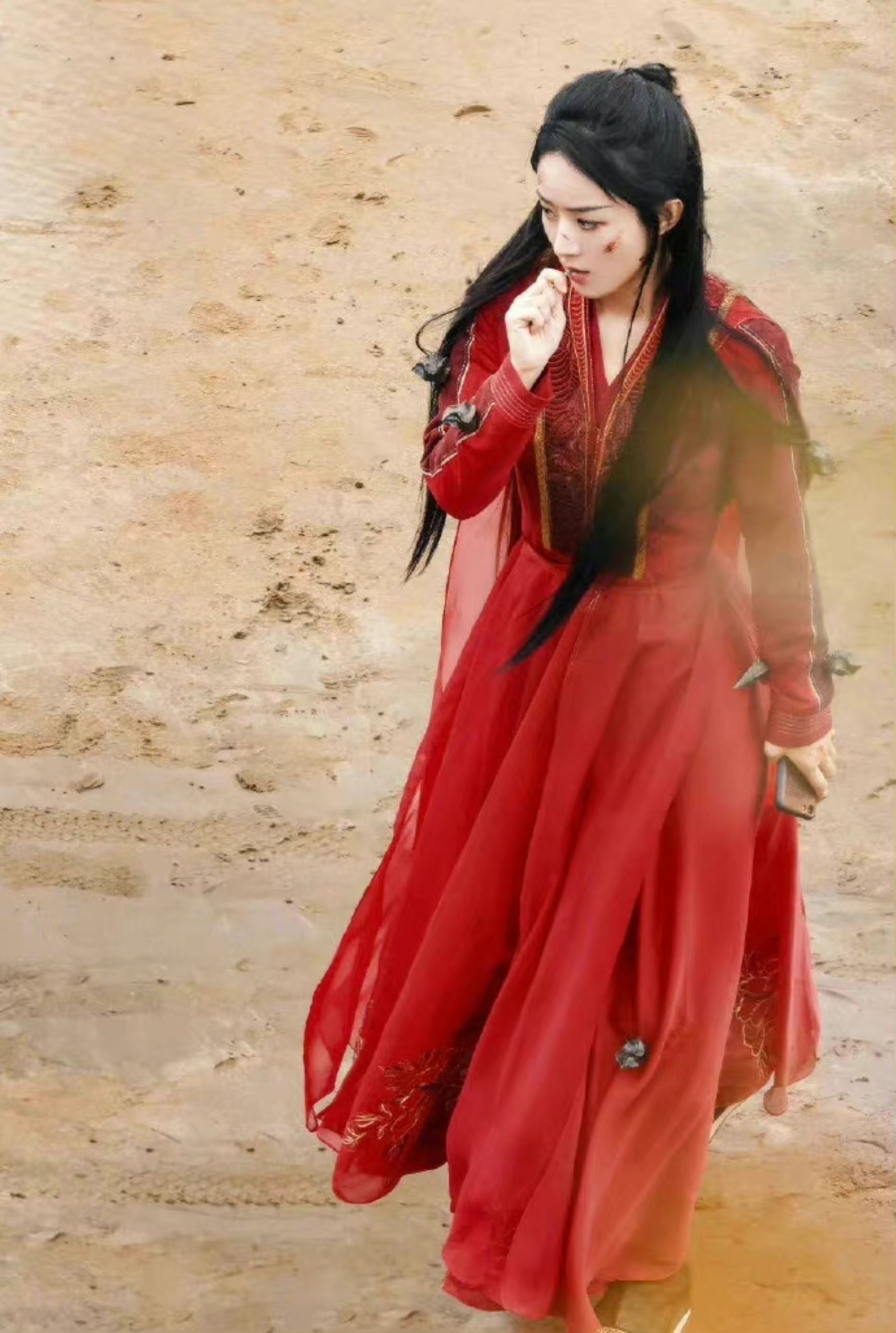 📺赵丽颖林更新二搭《与凤行》✨颖宝红衣战损路透🔥