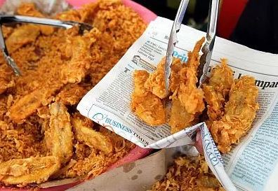 jangan guna surat khabar lapik makanan bergoreng, boleh sebabkan kanser!