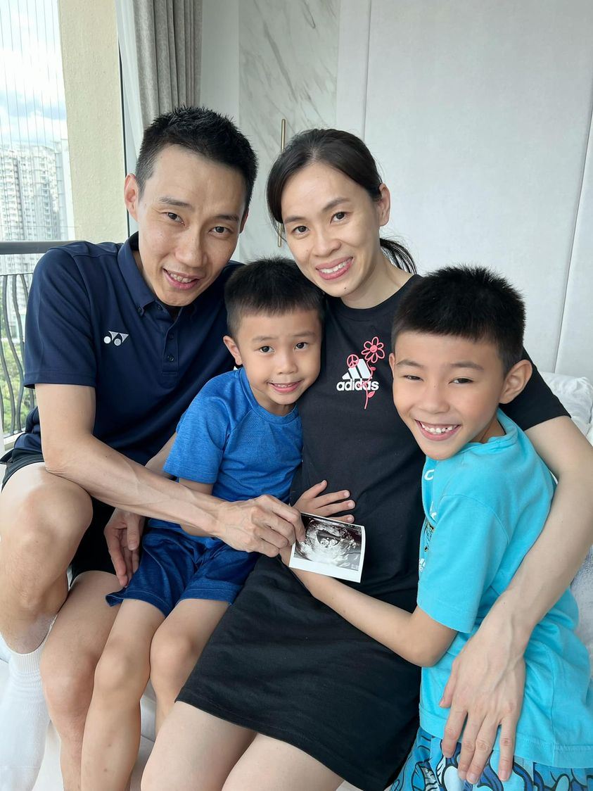 m’sian badminton legend, datuk wira lee chong wei announces baby no. 3 in heartwarming malaysia day post!