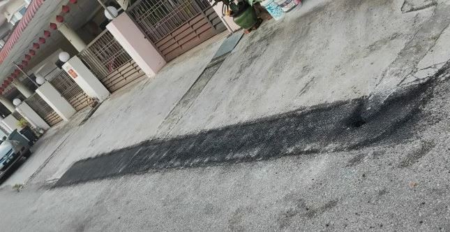 m’sian pays rm400 to “road workers” who claim they were from the city council