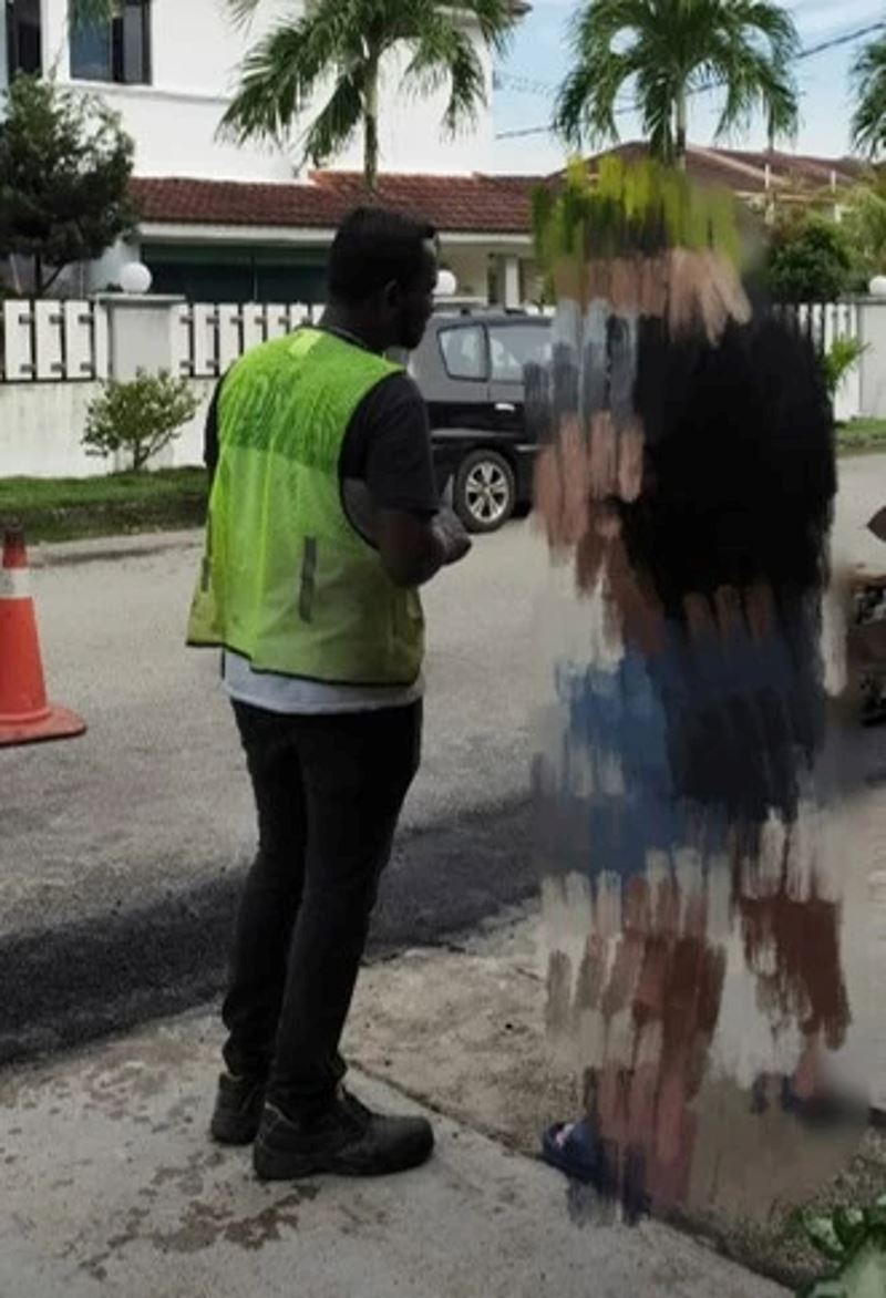 m’sian pays rm400 to “road workers” who claim they were from the city council